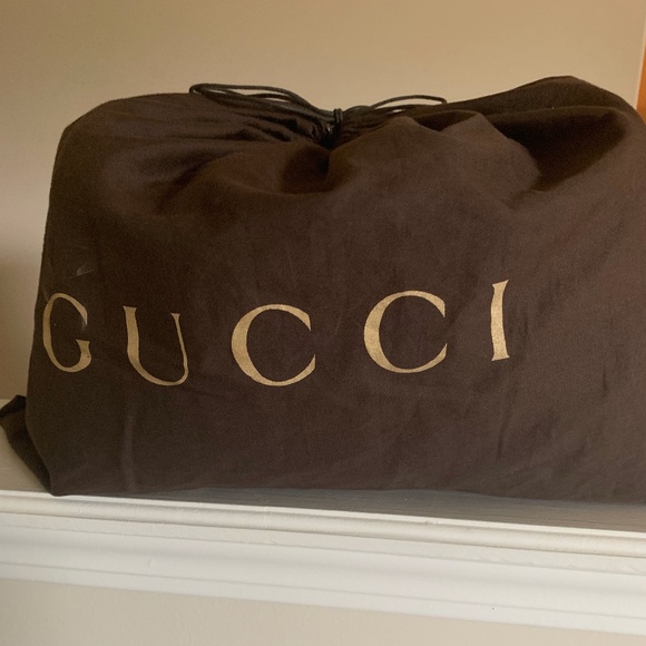 Gucci - Picture 1 of 5